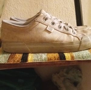 DC size 9 but fits more like an 8-8.5w